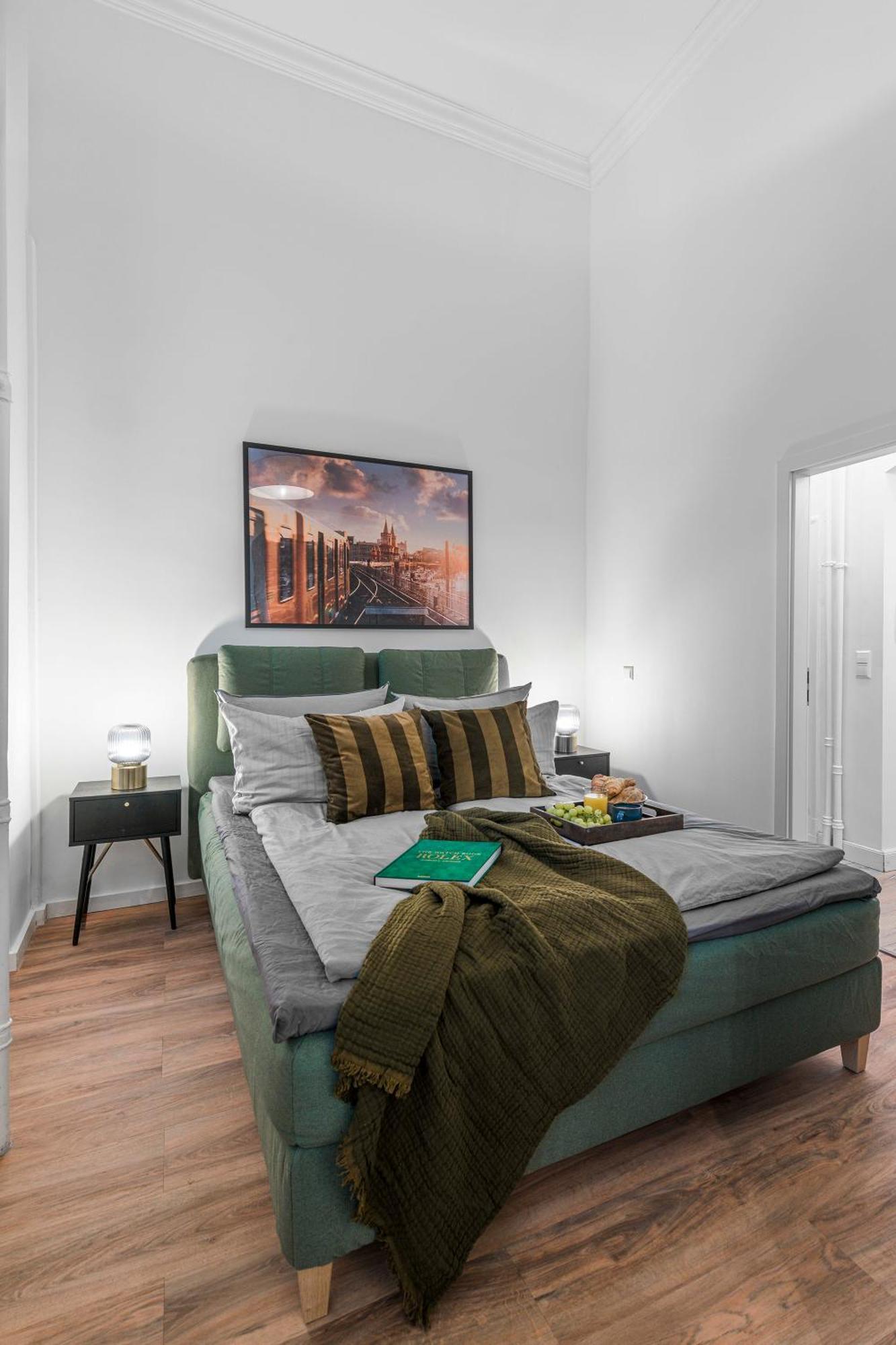 The Duesseldorfer, 1 Bedroom 1 Living Room, Group & Family Friendly, Ideal For 2 - 4 Guests — Photos 3