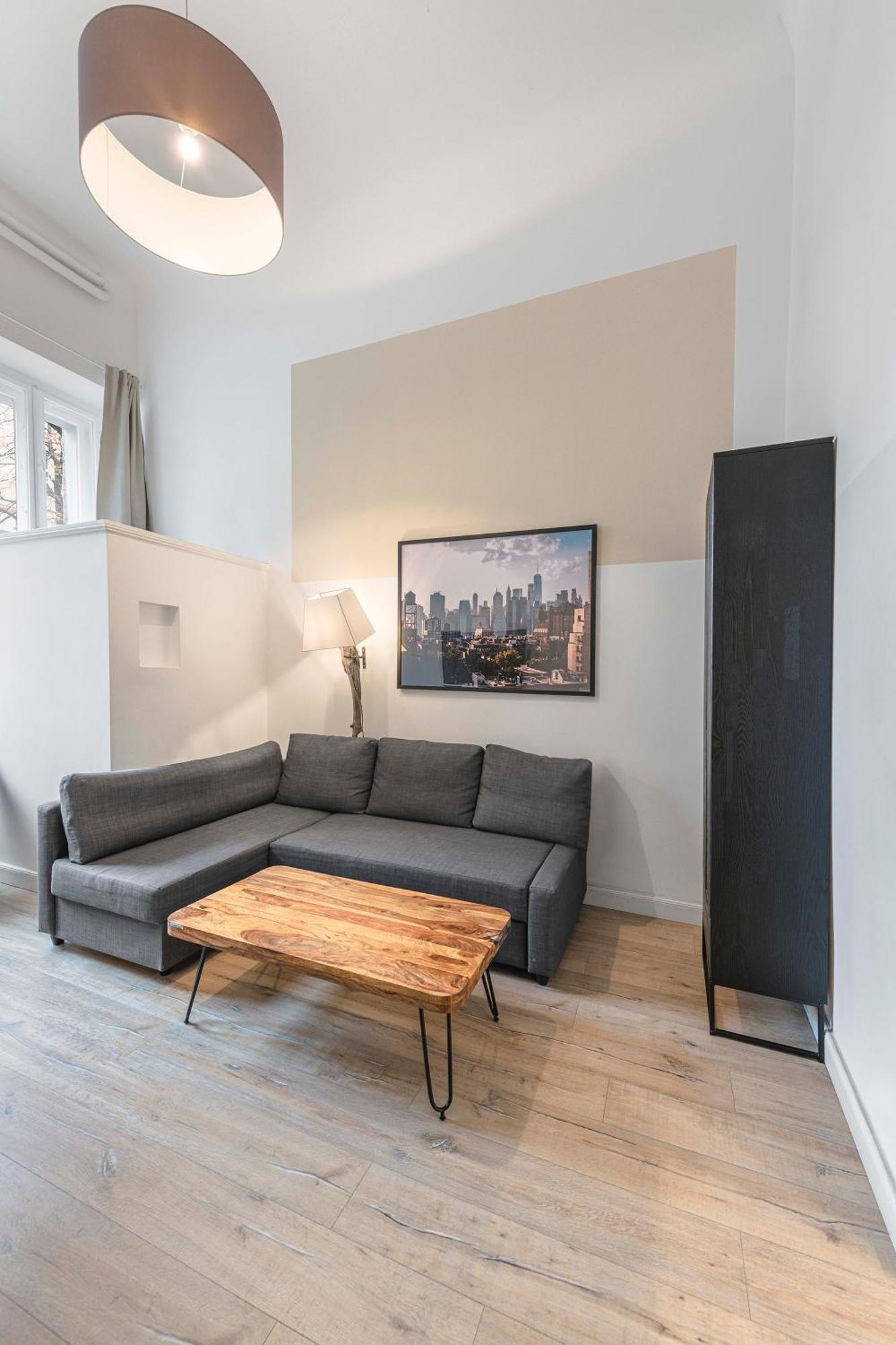 The Duesseldorfer, 1 Bedroom 1 Living Room, Group & Family Friendly, Ideal For 2 - 4 Guests — Photos 2